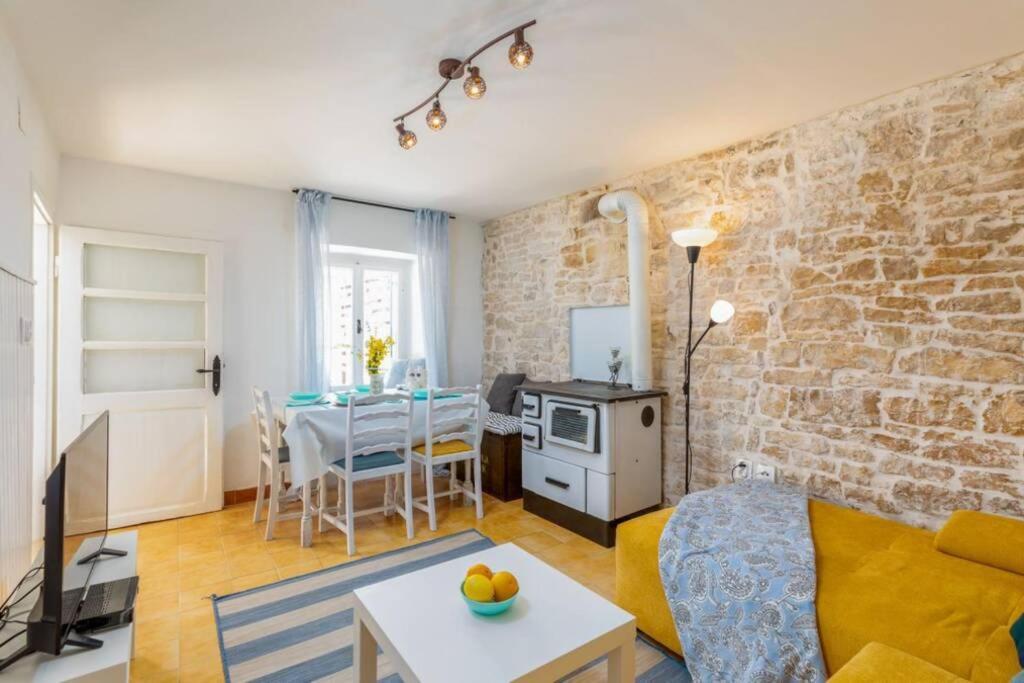 Вилла Casa Di Pietra Matelici Divsici Экстерьер фото